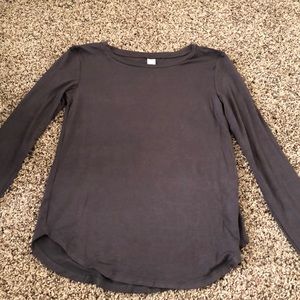 grey Old Navy long sleeve